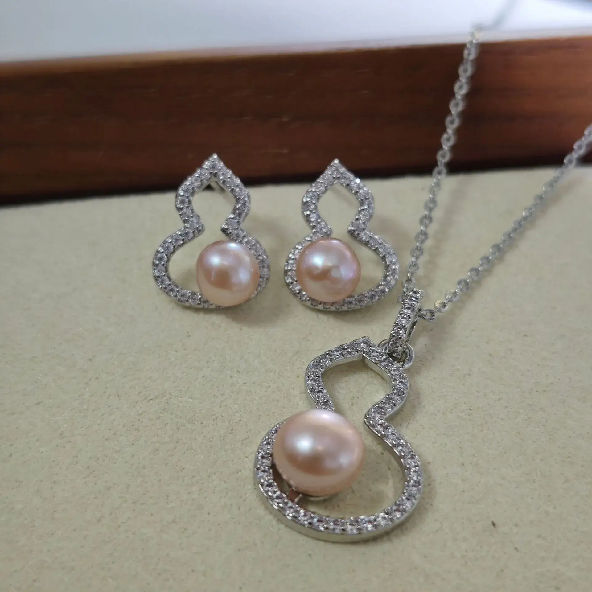 Zhuji Earring S925 Silver Needle Freshwater Pearl Earring (Fulu) 6-7MM Small Gourd Suit — feature 14