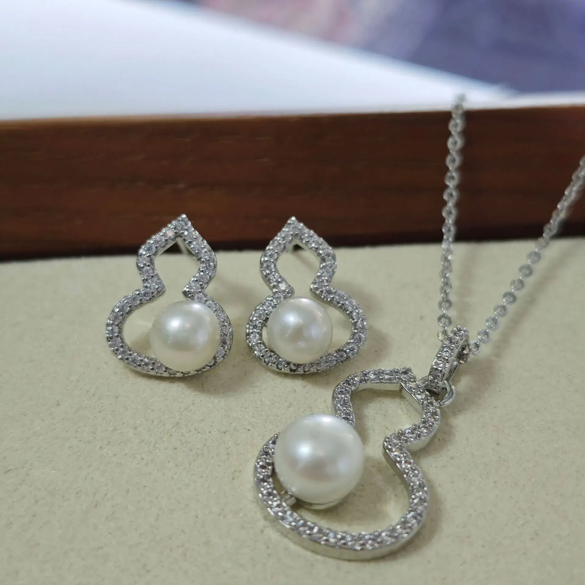 Zhuji Earring S925 Silver Needle Freshwater Pearl Earring (Fulu) 6-7MM Small Gourd Suit — feature 15