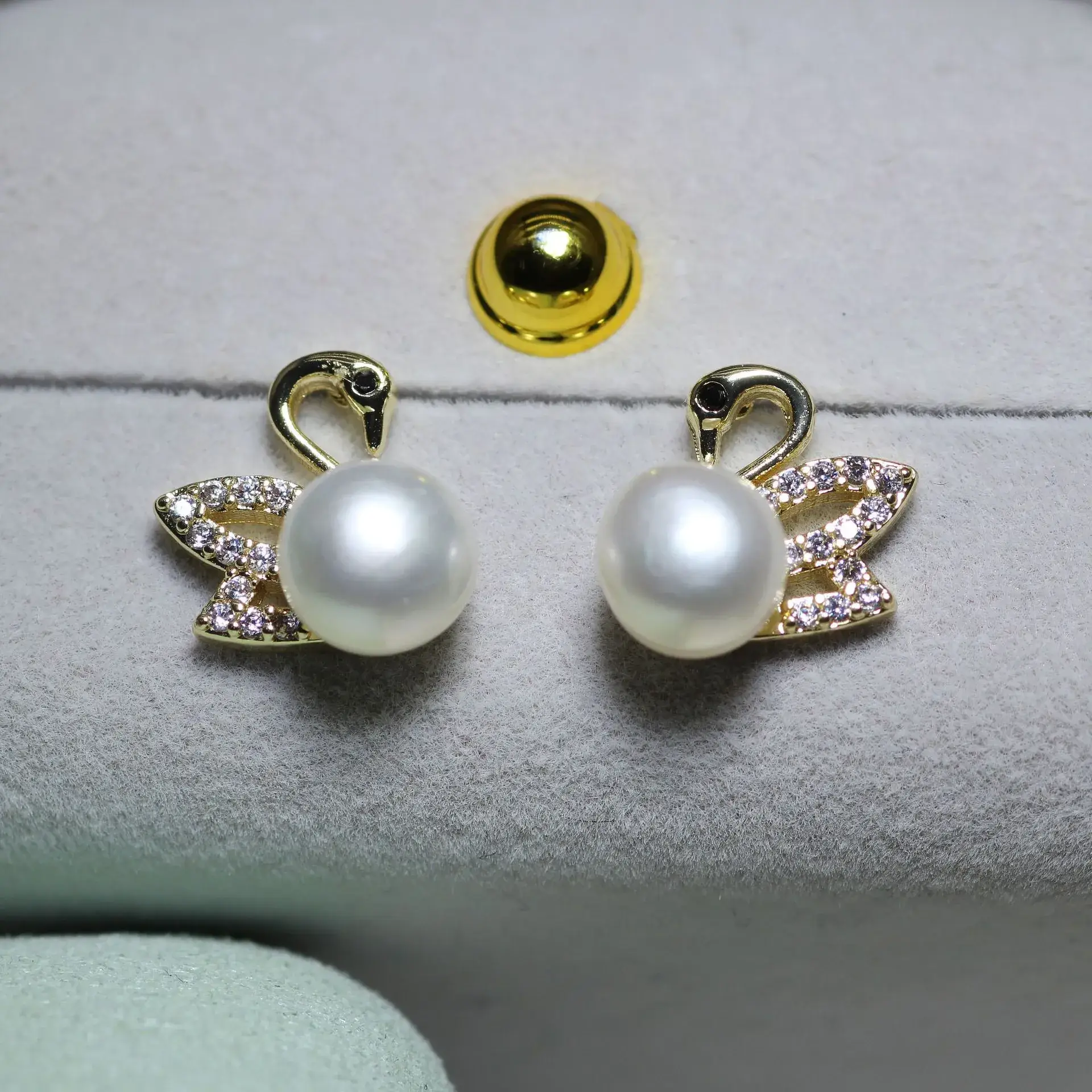 Dan Tao S925 Silver Pearl Little Swan Earrings - Image 4