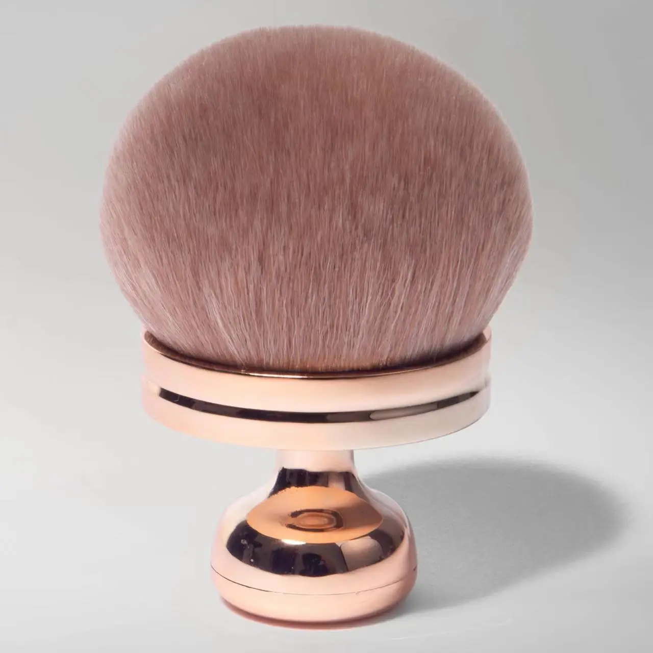 Ultra-Soft Large Mushroom Makeup Brush for Setting & Contouring - Image 2
