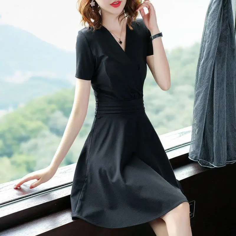 2020 Summer Women V-neck Slim Fit Red Dress - Image 2