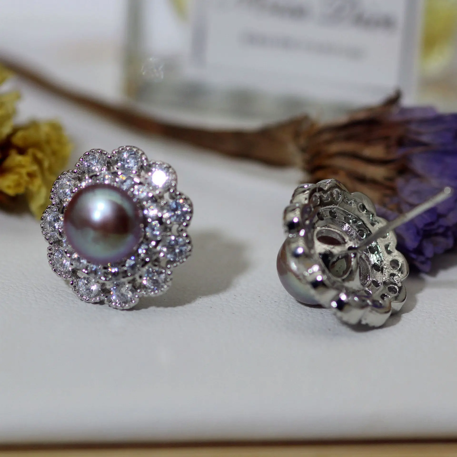 Vintage Pearl Earrings with Star Accents Gold Plated — feature 11