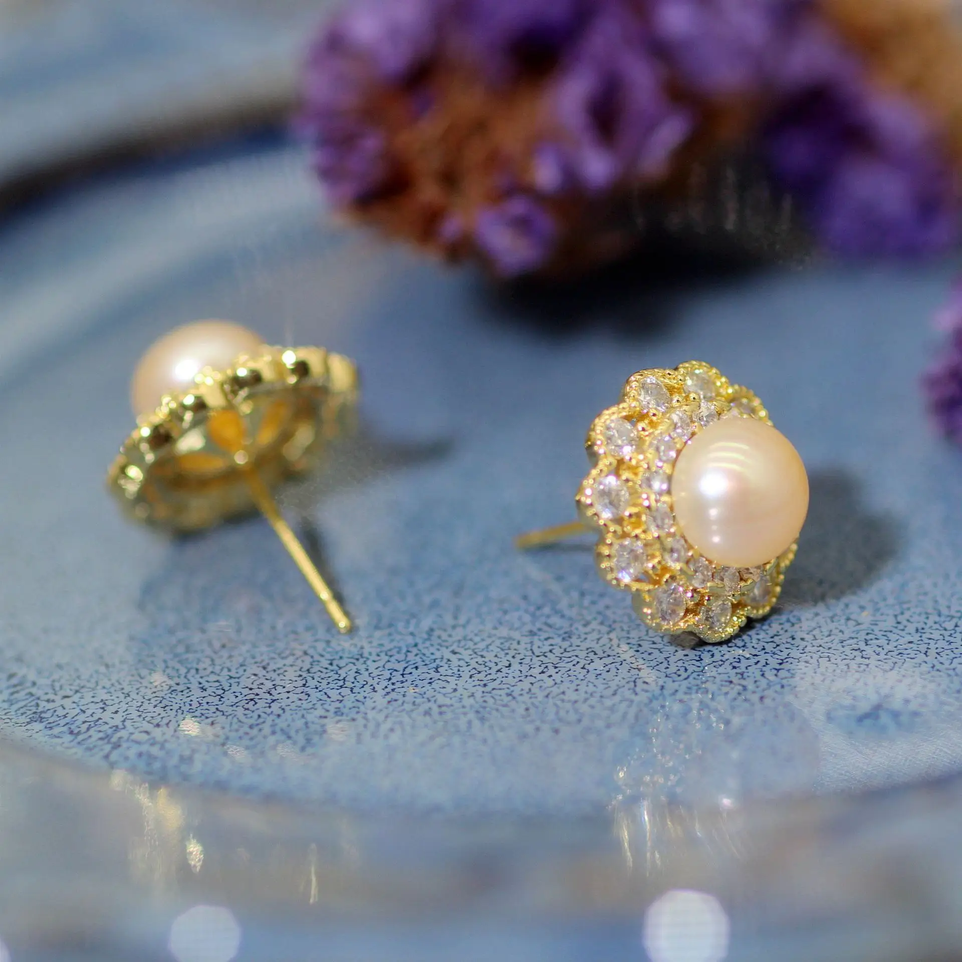 Vintage Pearl Earrings with Star Accents Gold Plated — feature 6