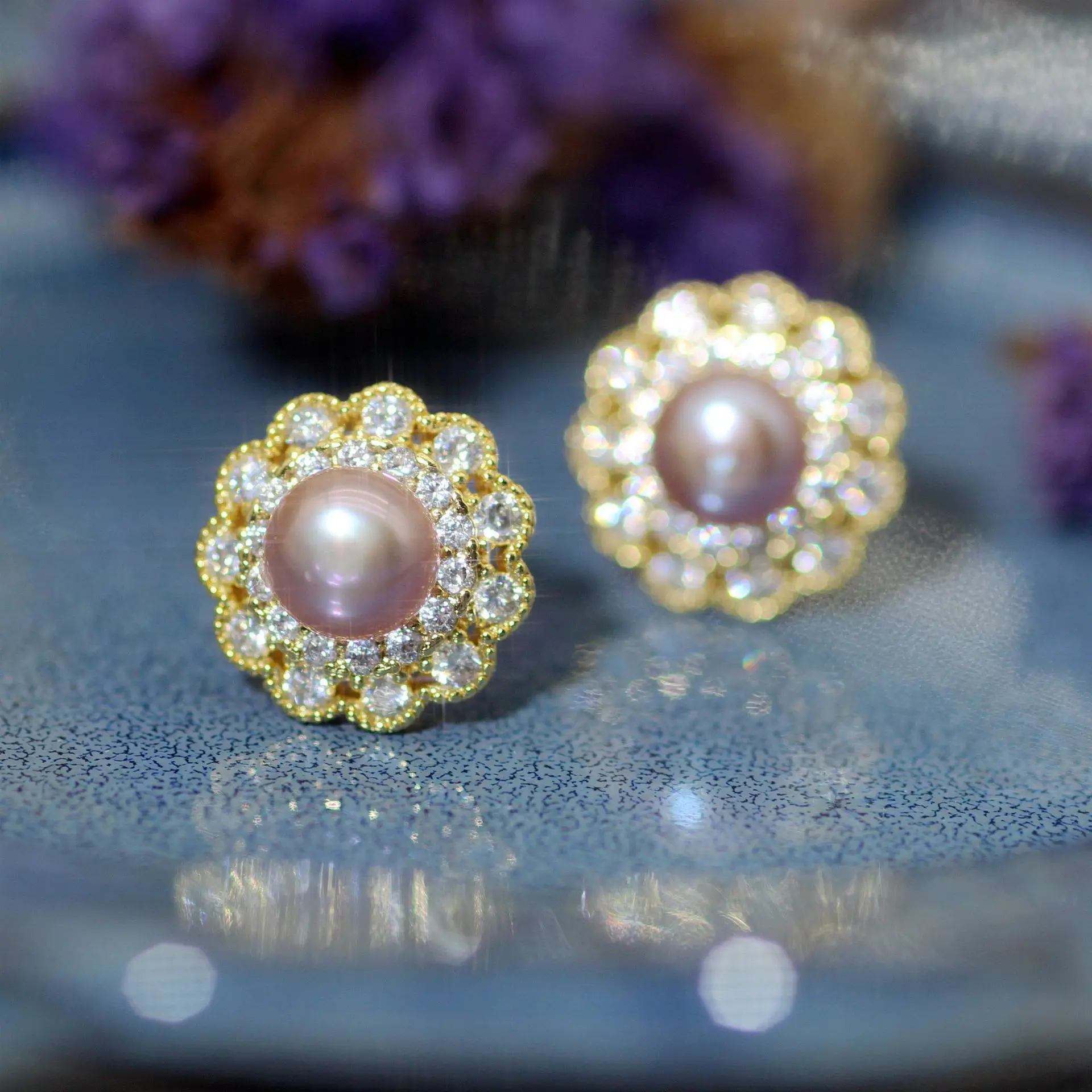 Vintage Pearl Earrings with Star Accents Gold Plated — feature 7