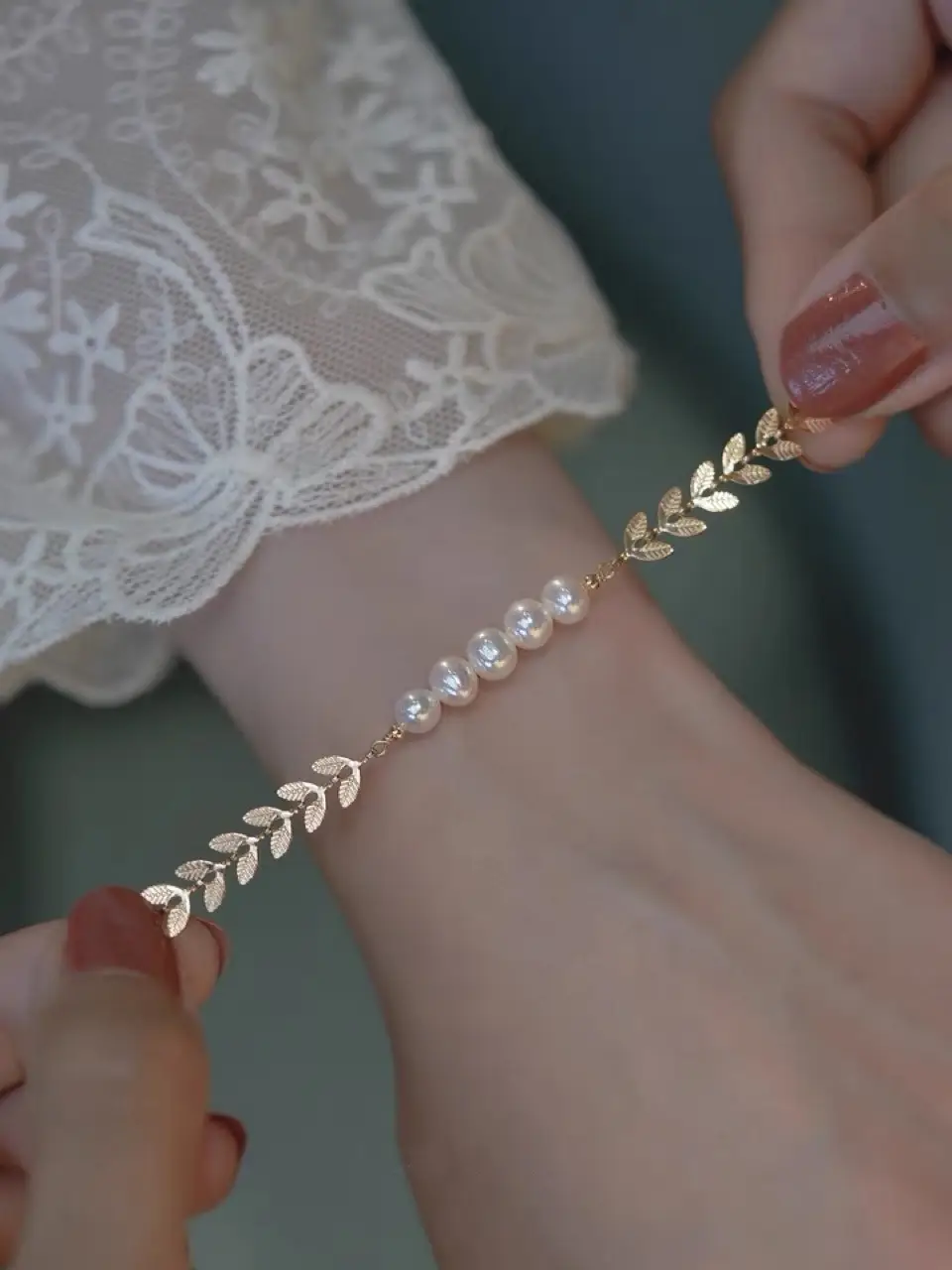 Pearl Leaf Goddess Bracelet Gold Plated All Match — feature 6
