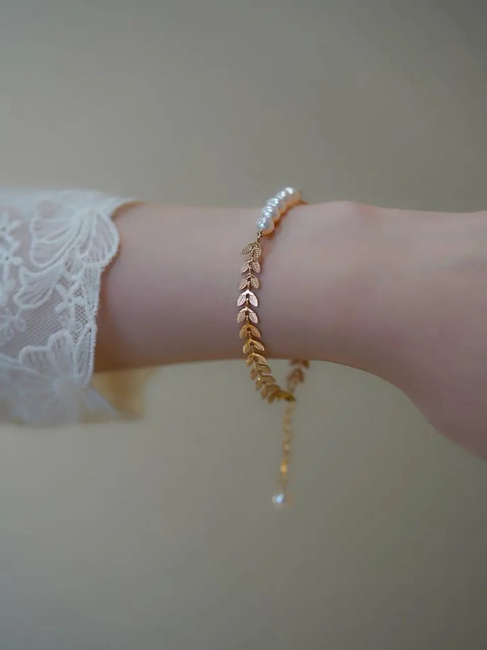 Pearl Leaf Goddess Bracelet Gold Plated All Match — feature 7