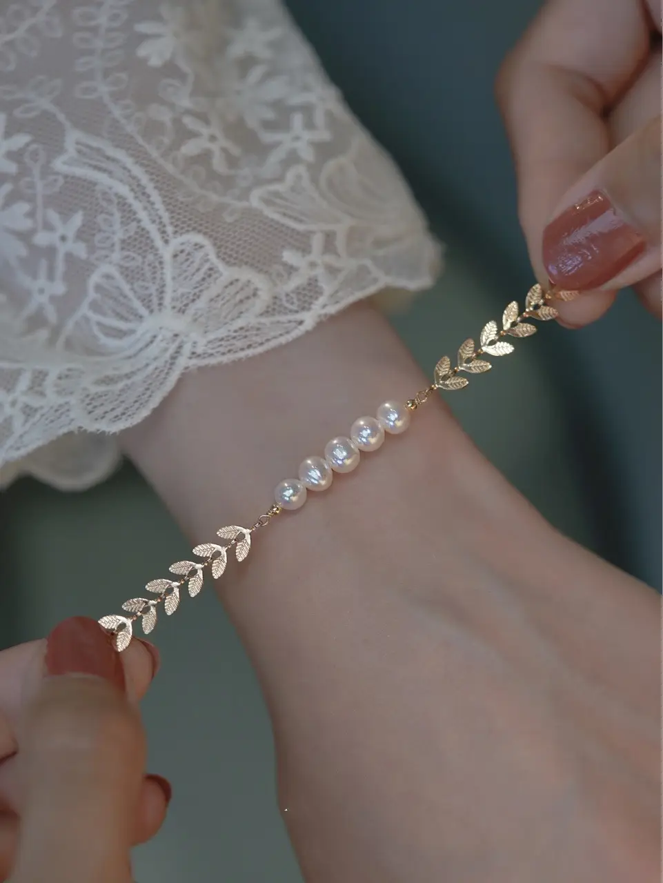 Pearl Leaf Goddess Bracelet Gold Plated All Match — feature 9
