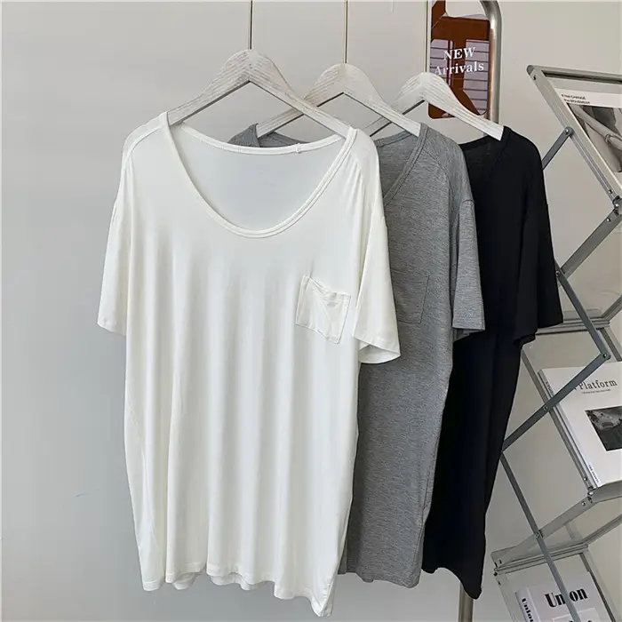 Women's Black Pocket Crew T-Shirt Thin Drapey — feature 2