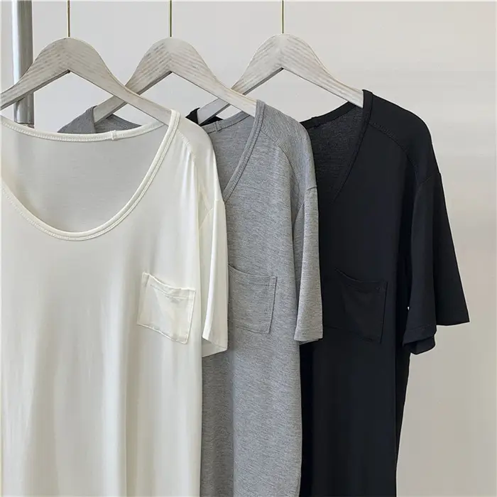 Women's Black Pocket Crew T-Shirt Thin Drapey — feature 9
