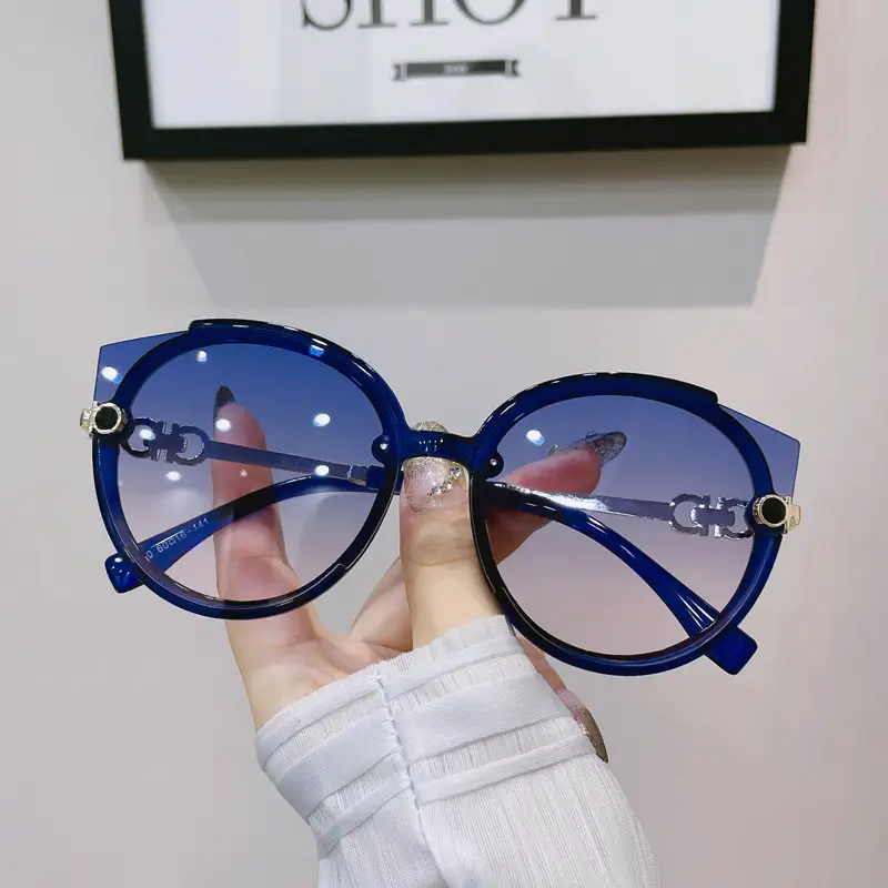 Internet-famous sunglasses women's street camera trendy disco beach sunglasses anti-ultraviolet summer personality fashion face small 6060 - Image 5