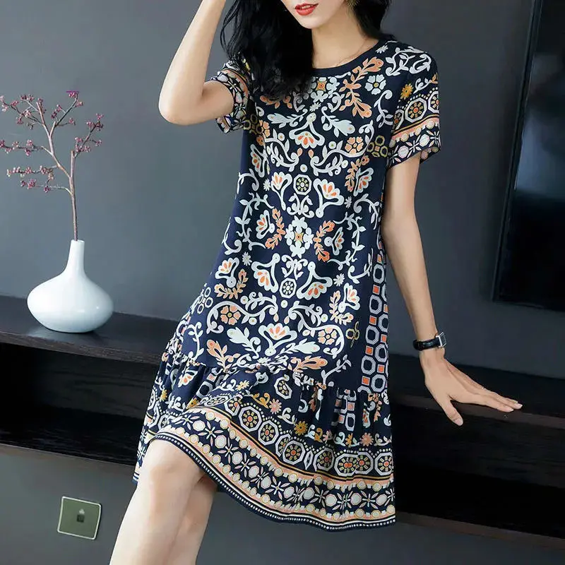Women's Elegant Floral Mid-Length Dress Large Size — feature 3