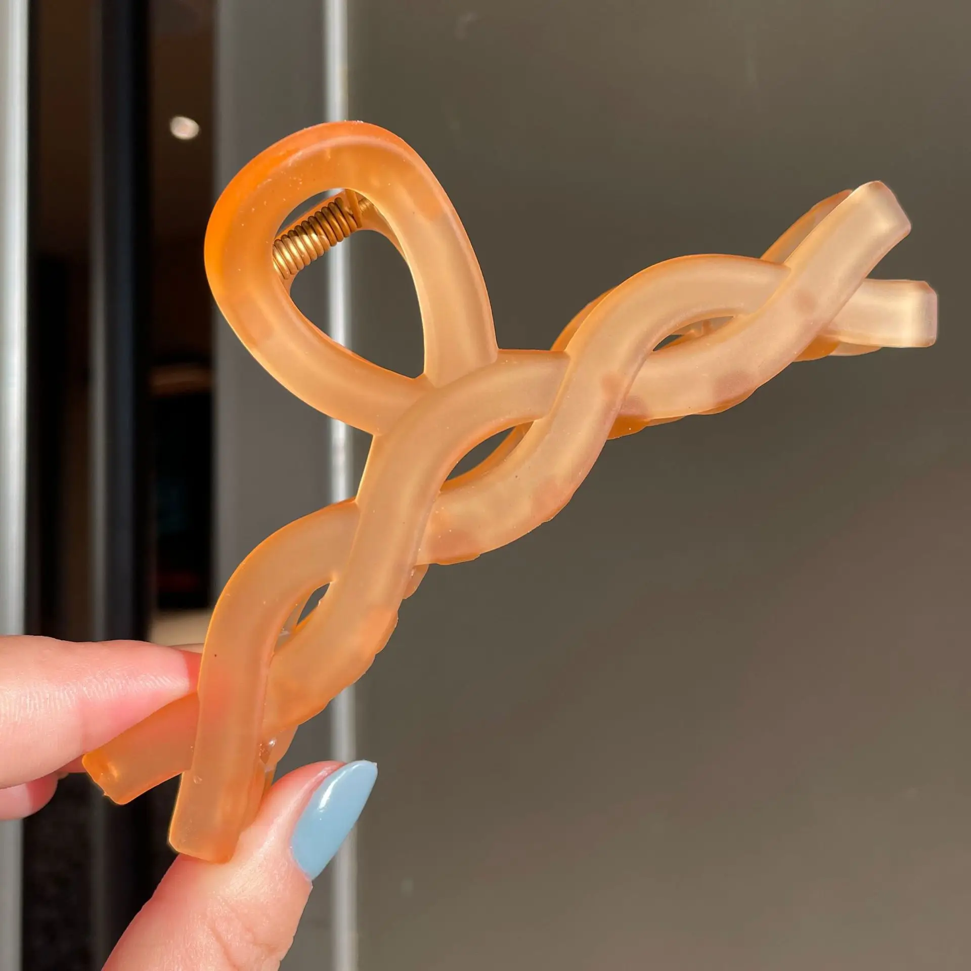 Red Shark Clip Back Hairpin for Bath & Scrub - Image 6