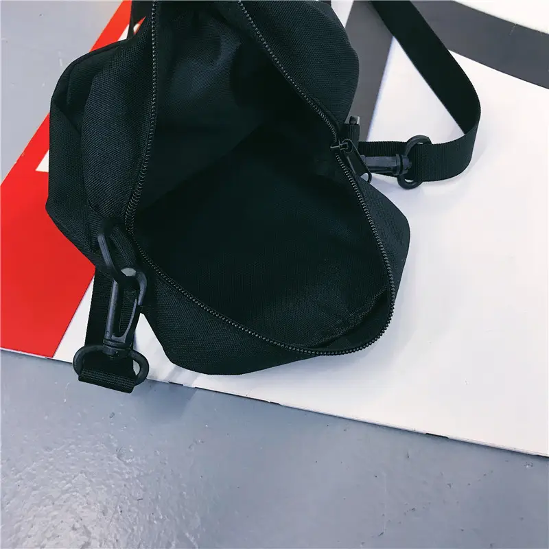Red Japanese Style Men's Shoulder Bag — feature 3