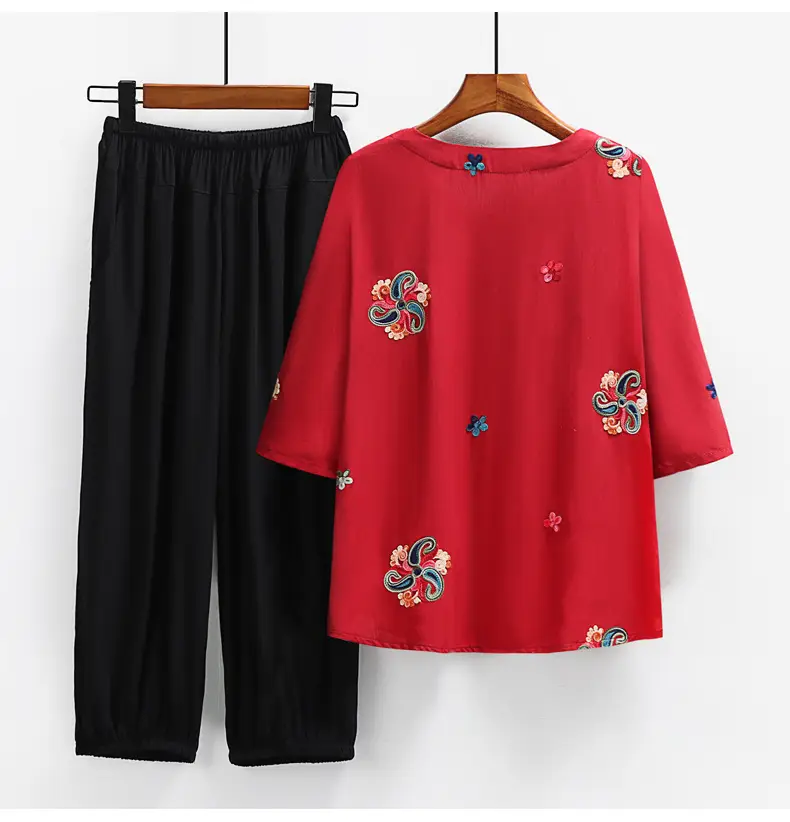 Green Embroidered Seven-Sleeve T-Shirt for Women — feature 16