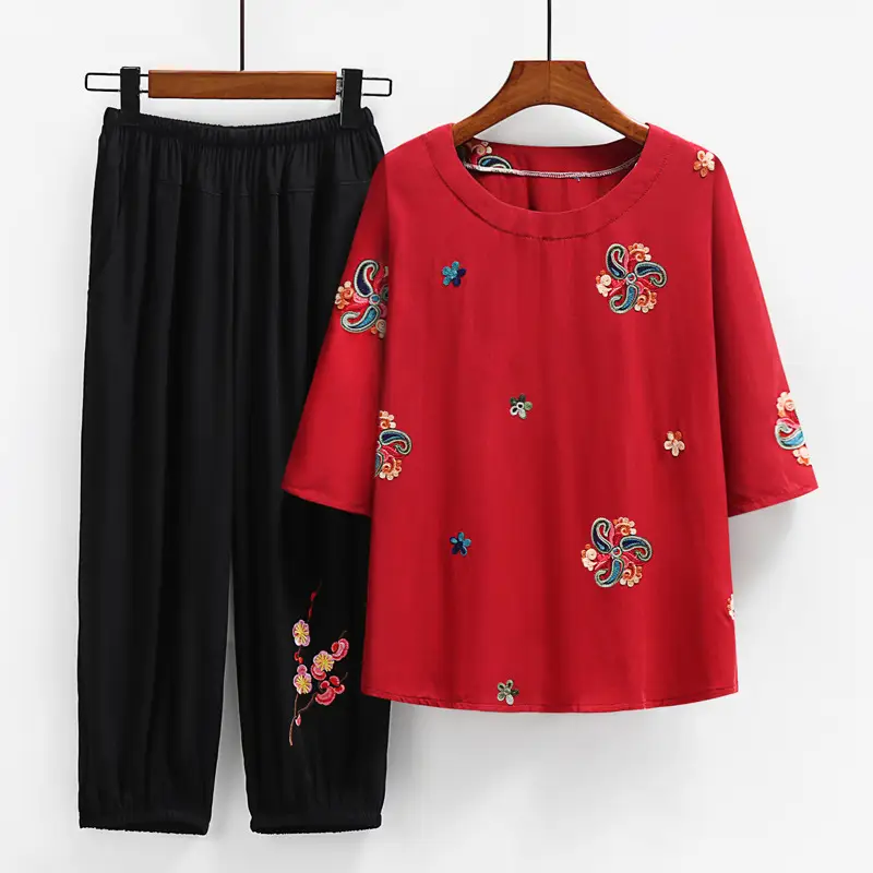 Green Embroidered Seven-Sleeve T-Shirt for Women - Image 2