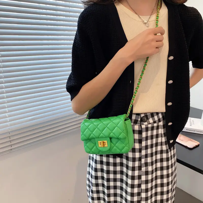 Women's White Ribbed Chain Shoulder Bag 2021