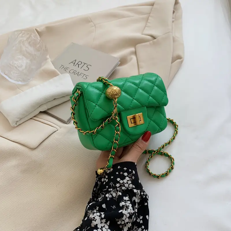 Women's White Ribbed Chain Shoulder Bag 2021