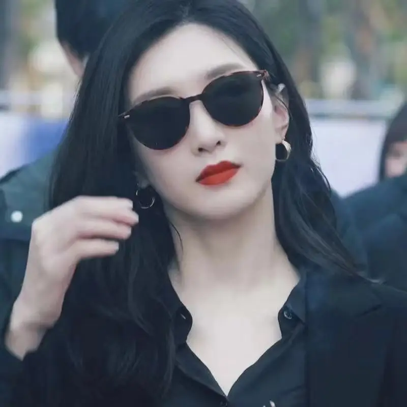 Korean Style Polarizing Sunglasses Black Small Frame - Image 8