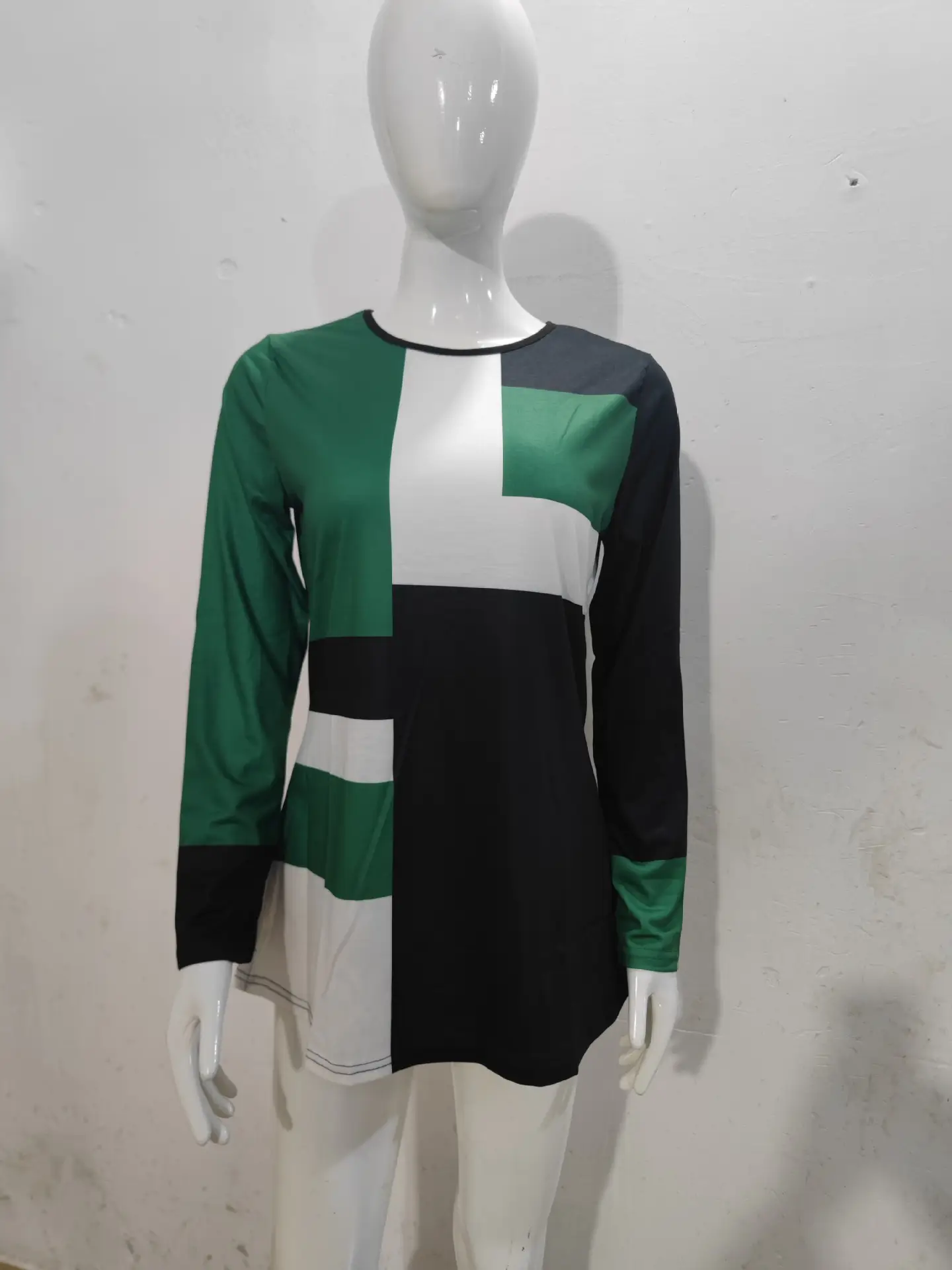 2022 Rotita Positioning Printed Crewneck Long Sleeve Women's Top - Image 4