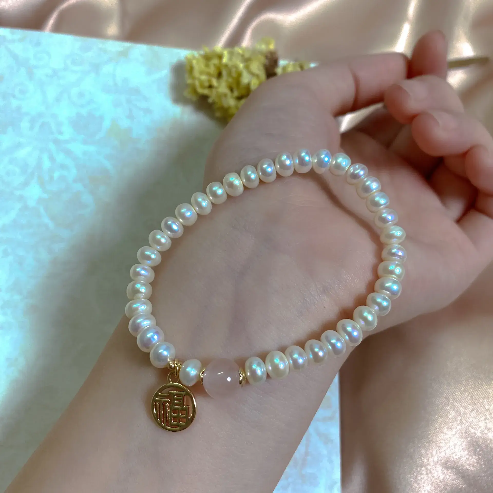 Irregular Pearl Bracelet with Red Accent - Image 6