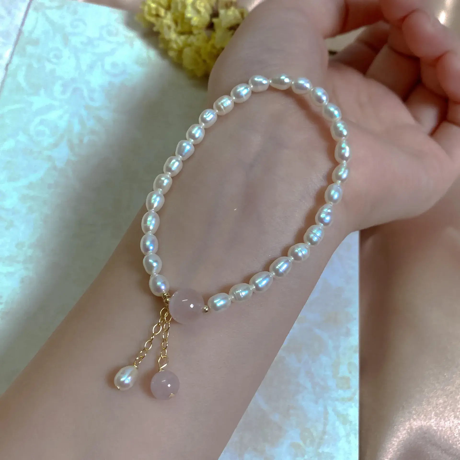 Irregular Pearl Bracelet with Red Accent - Image 8