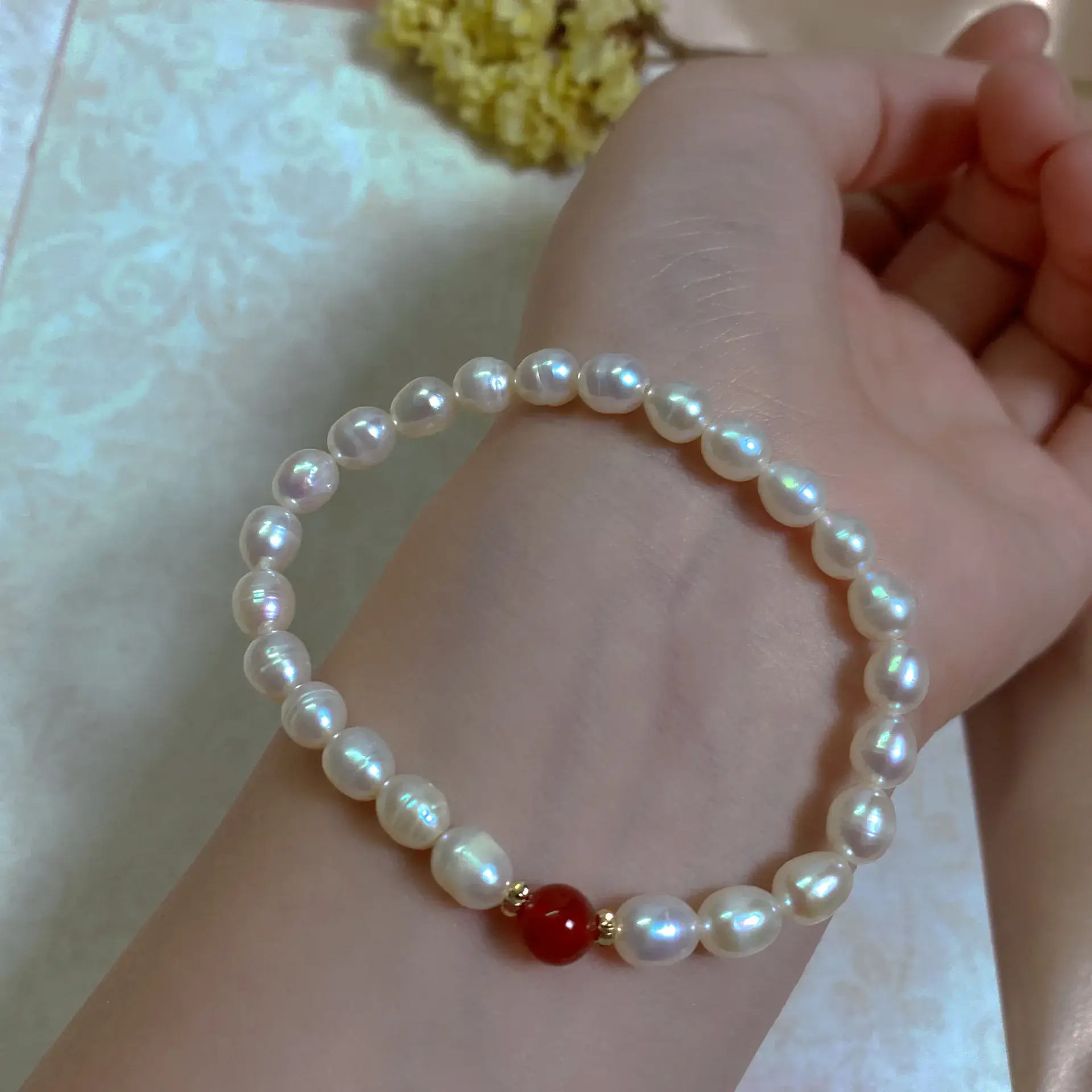 Irregular Pearl Bracelet with Red Accent - Image 9
