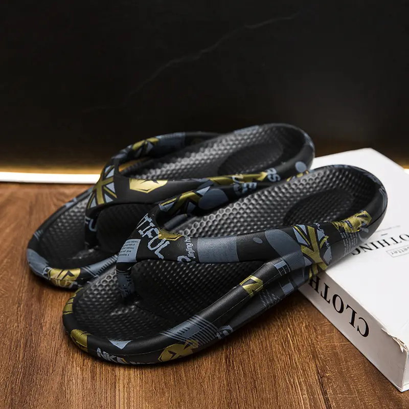 2026 Summer New Large Size Flip-Flops for Men, Thick-Soled Outdoor Beach Shoes, Lightweight and Breathable Couple's Thong Sandals