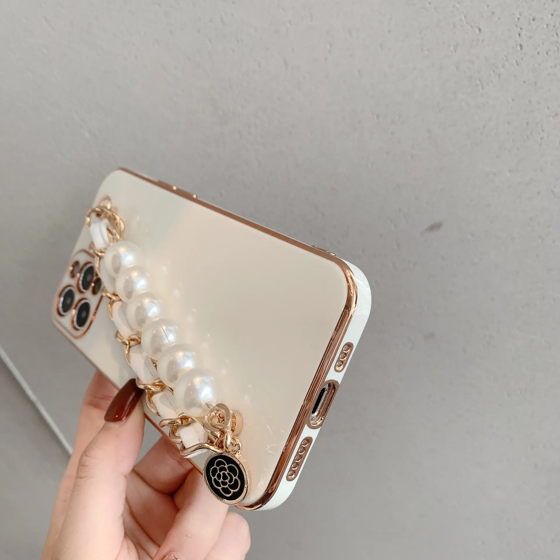 Pearl Pearl Chain iPhone Case Black - Image 6
