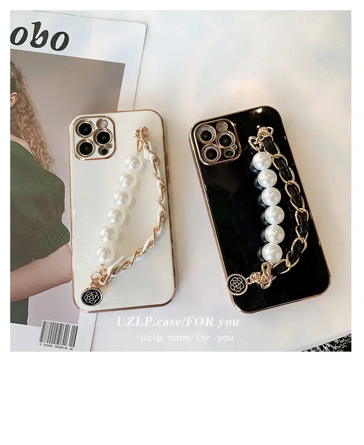 Pearl Pearl Chain iPhone Case Black — feature 2