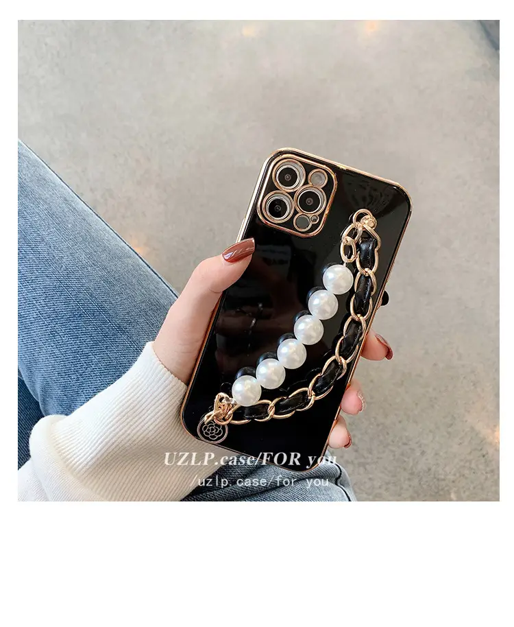 Pearl Pearl Chain iPhone Case Black — feature 6