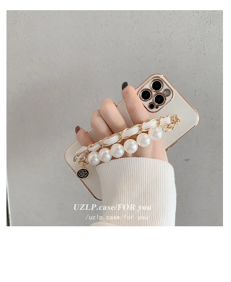 Pearl Pearl Chain iPhone Case Black — feature 7