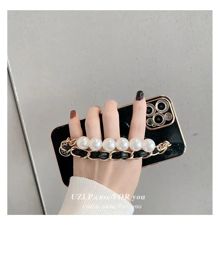 Pearl Pearl Chain iPhone Case Black — feature 8
