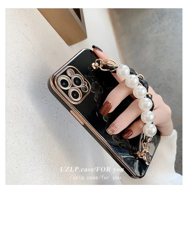 Pearl Pearl Chain iPhone Case Black — feature 9