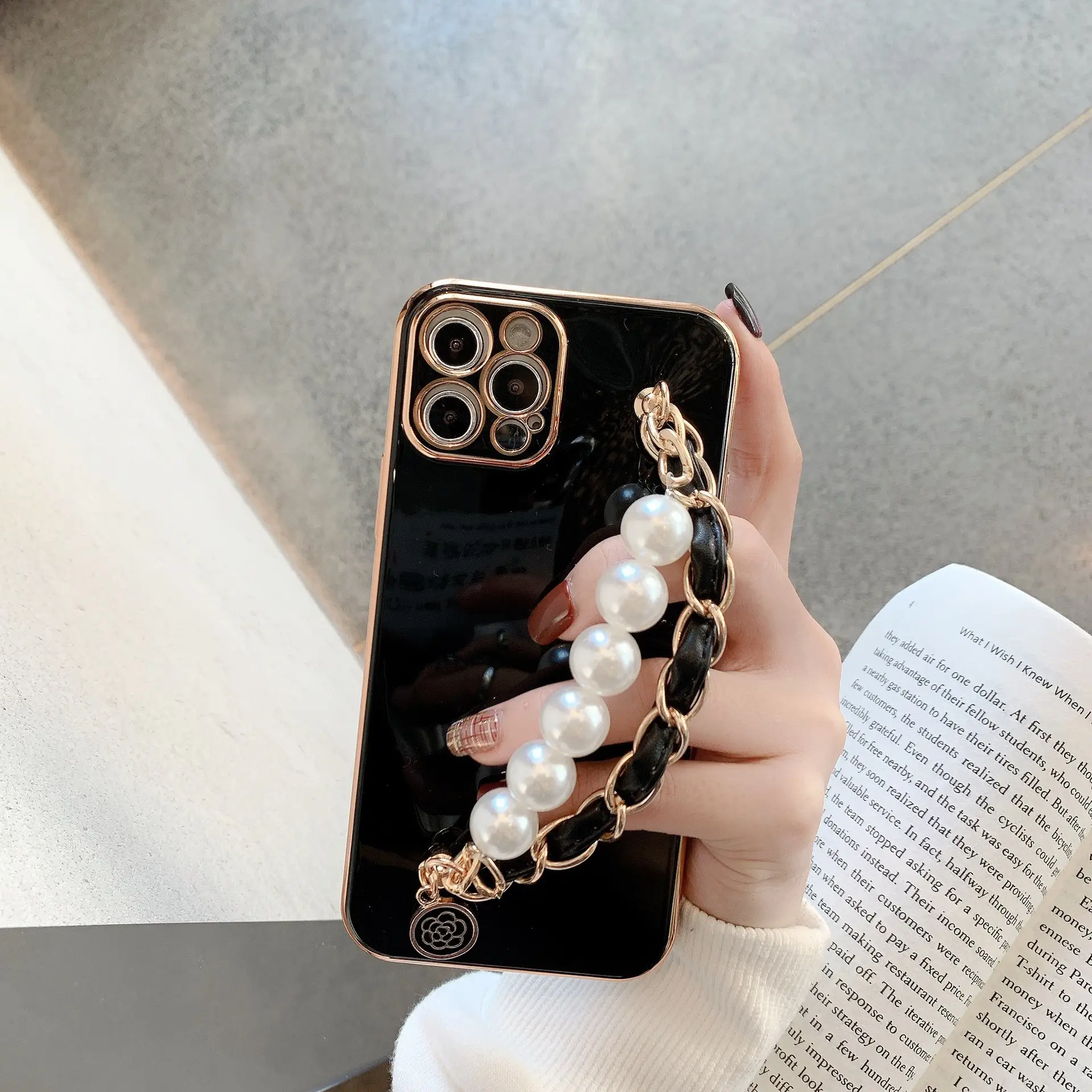 Pearl Pearl Chain iPhone Case Black - Image 2