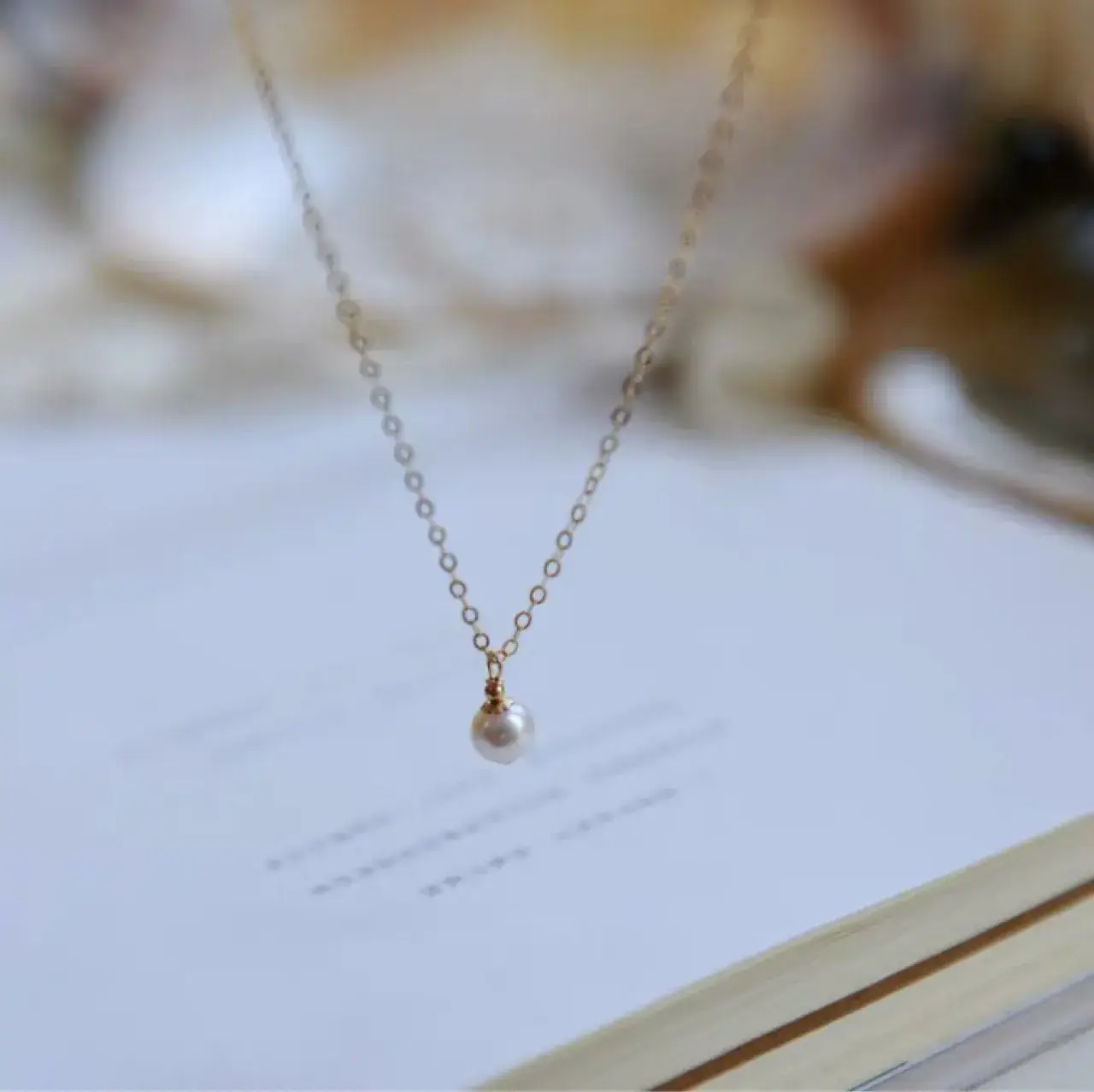Elegant Pearl Necklace for Women 14K Gold Collarbone Style - Image 4