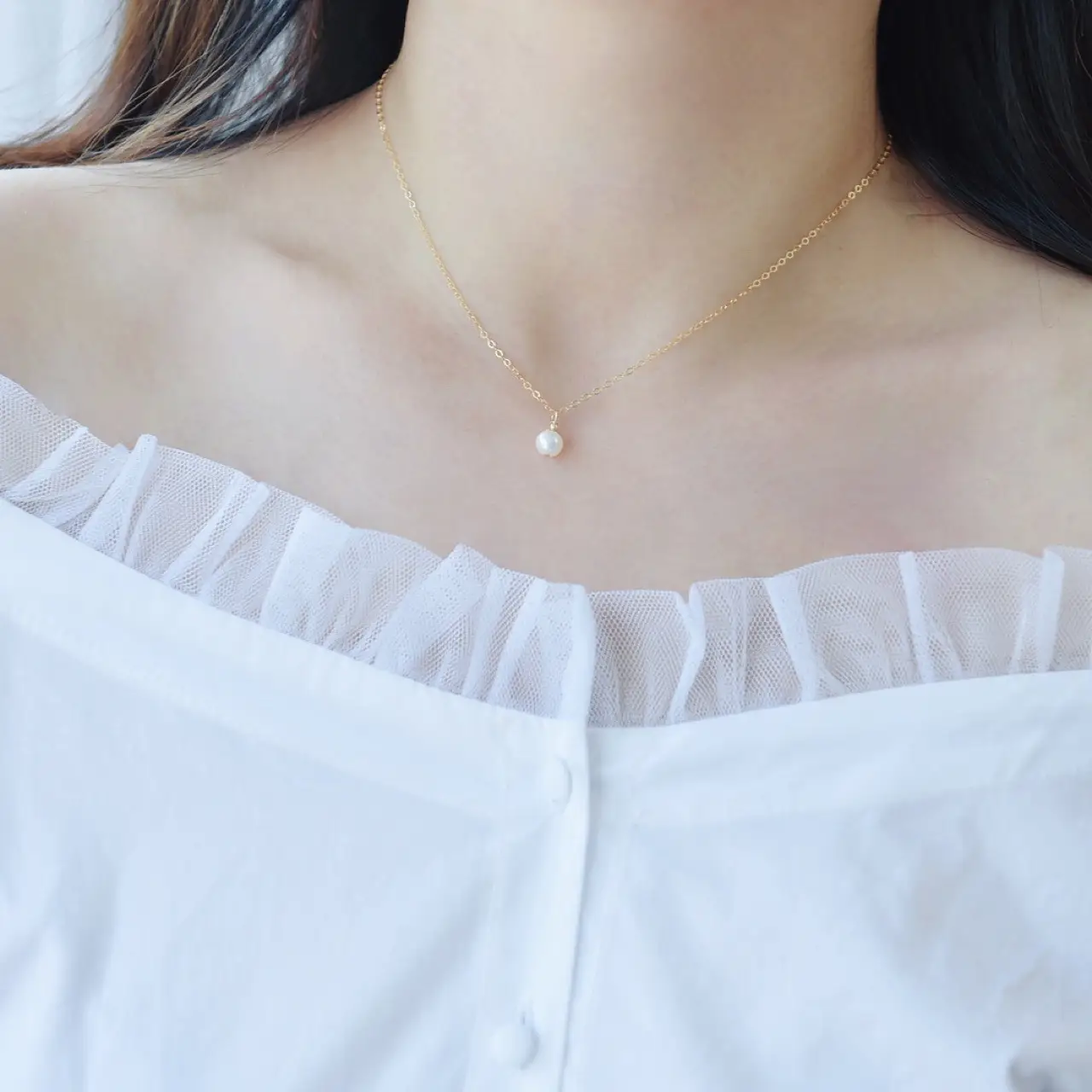 Elegant Pearl Necklace for Women 14K Gold Collarbone Style — feature 7