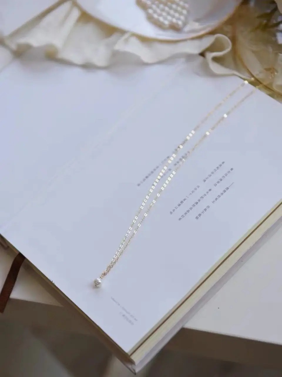 Elegant Pearl Necklace for Women 14K Gold Collarbone Style — feature 8