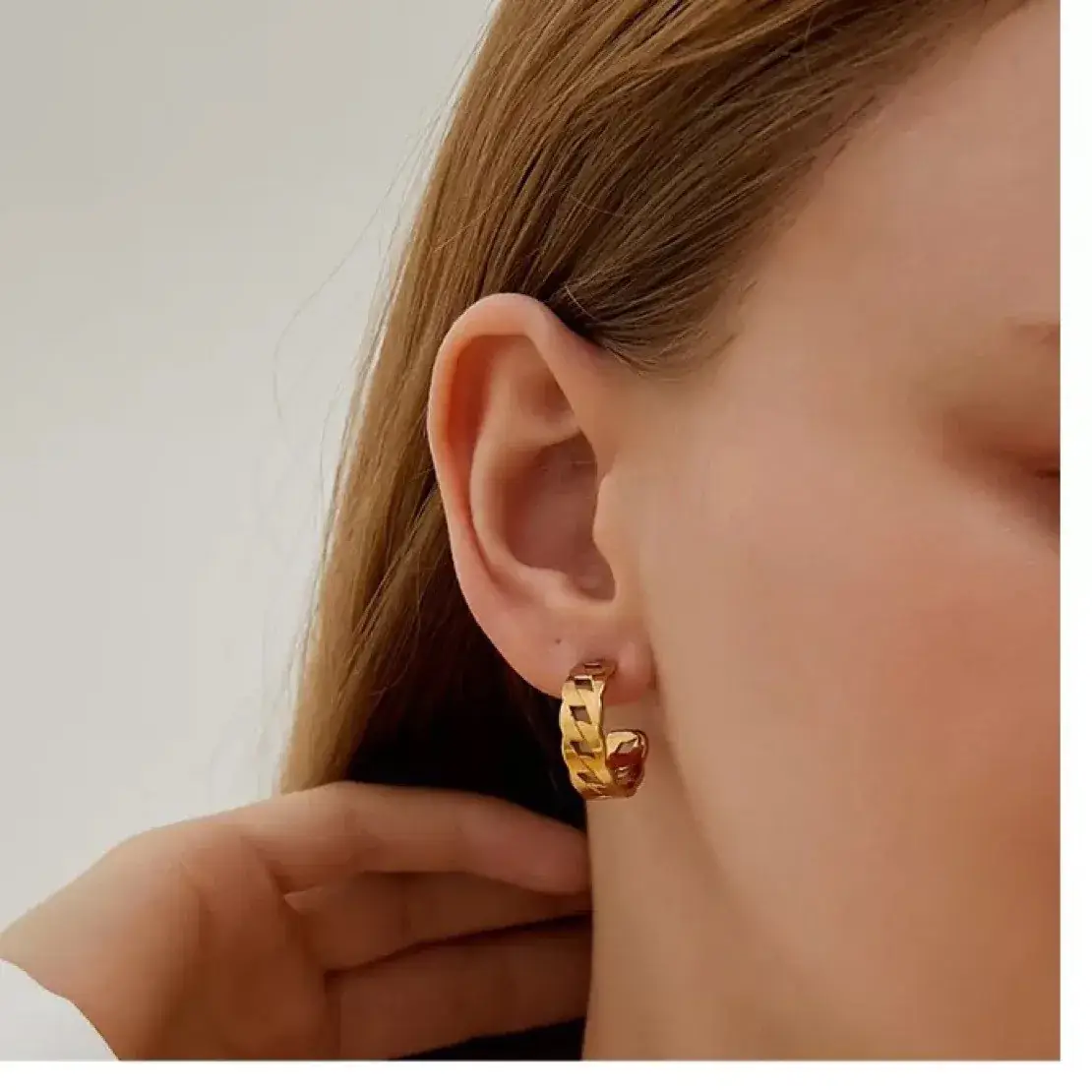 Titanium Hollow Chain Hoop Earrings Gold Plated - Image 4