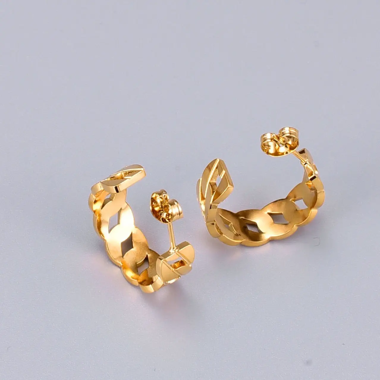 Titanium Hollow Chain Hoop Earrings Gold Plated — feature 3