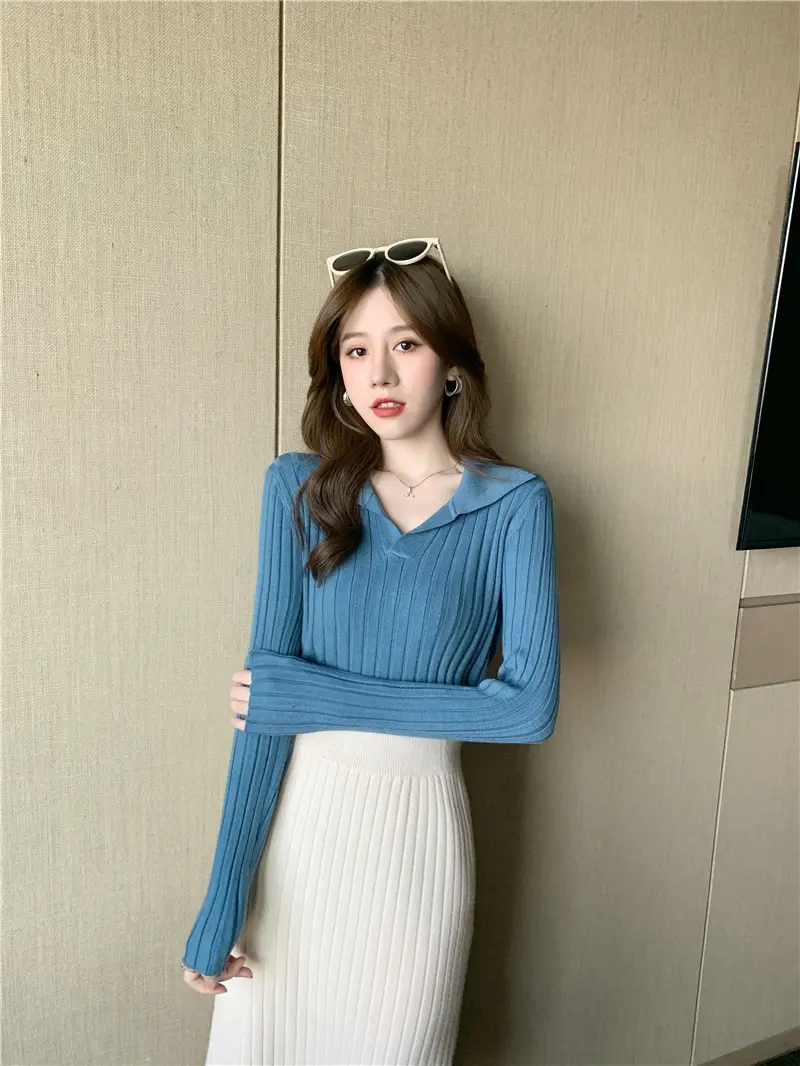 Long-sleeved knitted blue women's winter top — feature 10