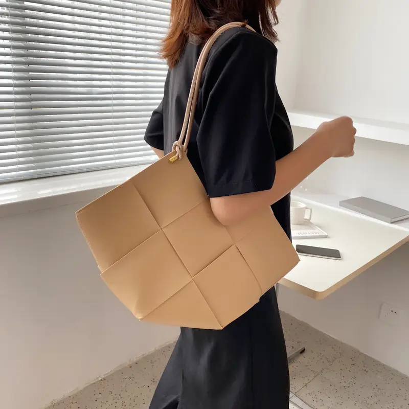 Women's Large Capacity Black Shoulder Bag 2021 - Image 4