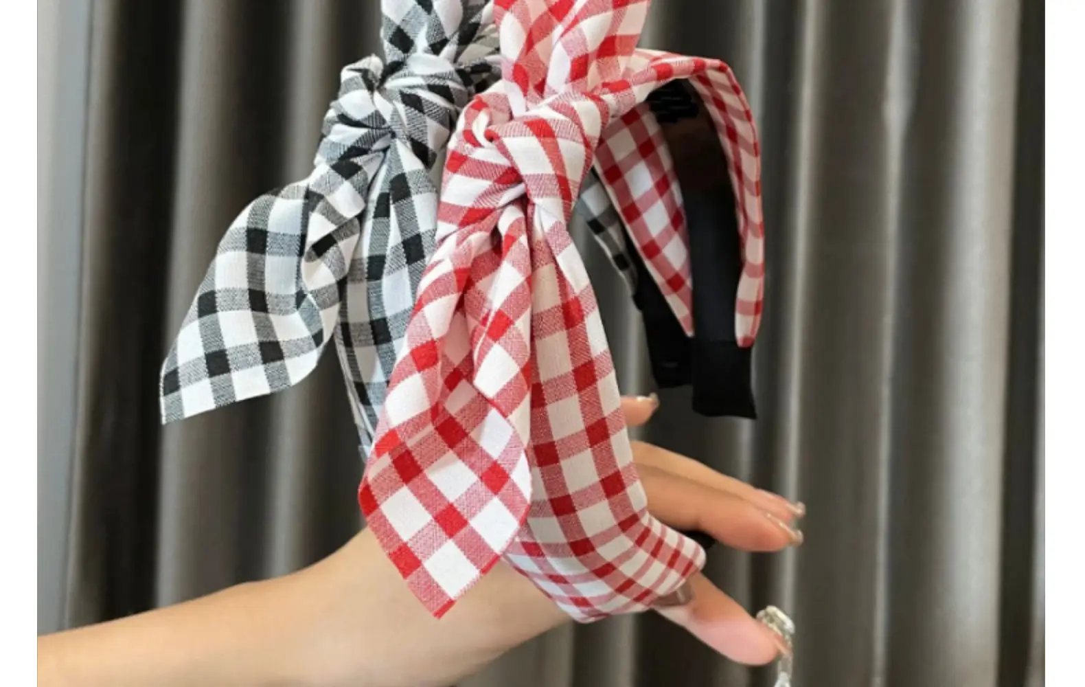 Vintage Checkered Bow Hair Accessory for Women — feature 15
