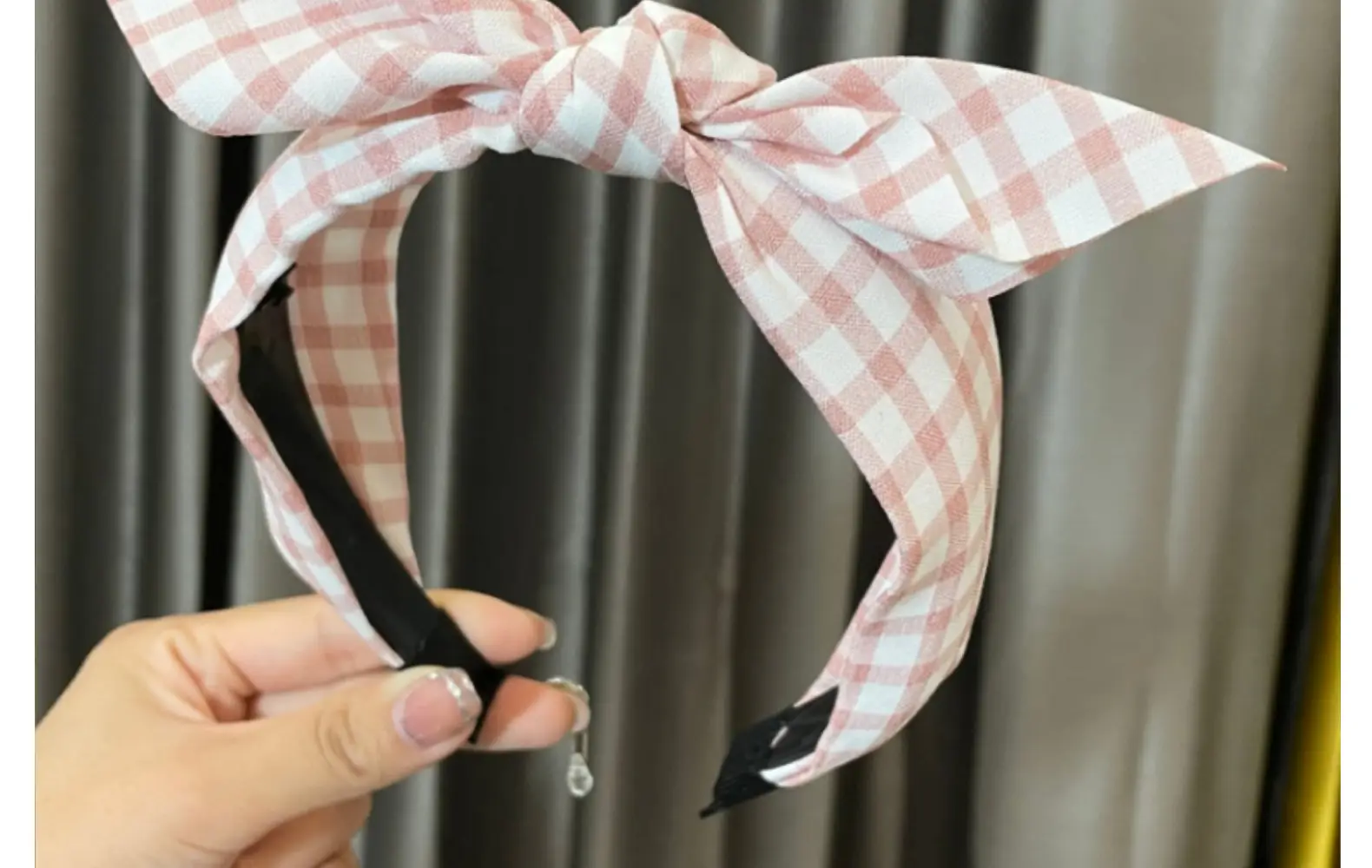 Vintage Checkered Bow Hair Accessory for Women — feature 18