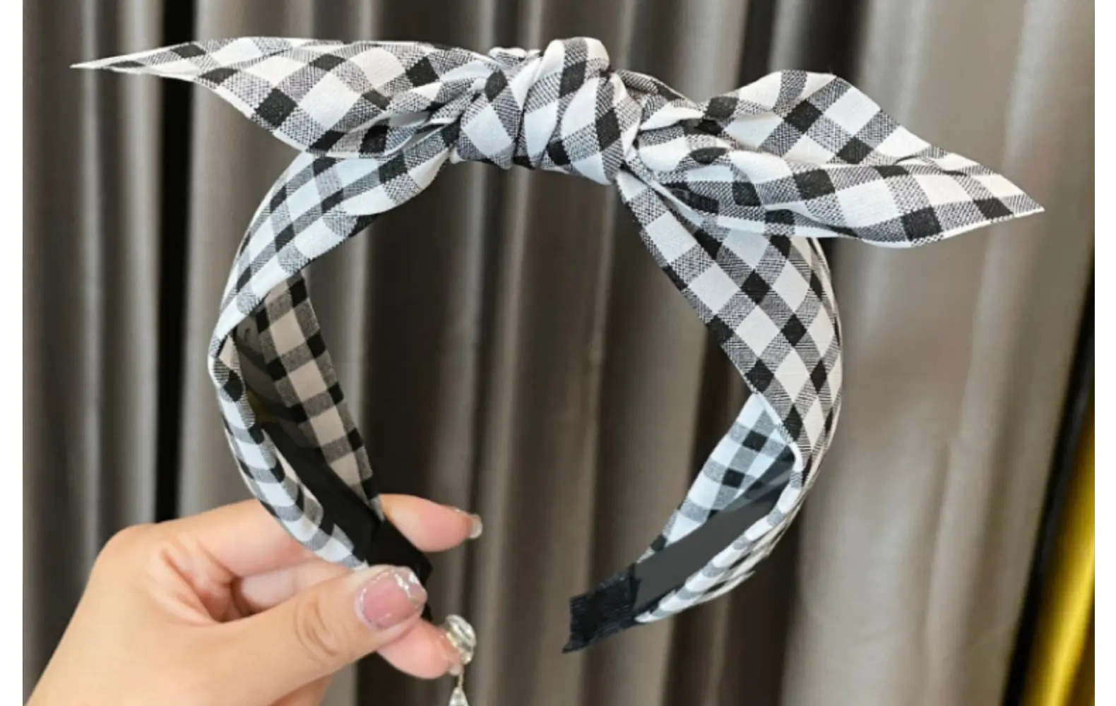 Vintage Checkered Bow Hair Accessory for Women — feature 21