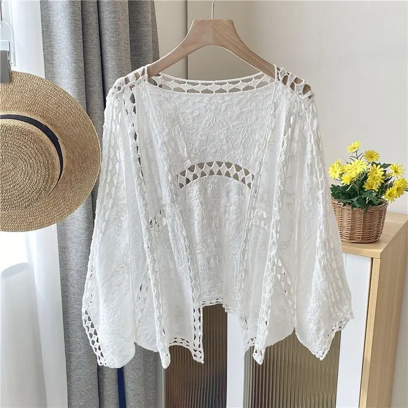 Women's Cross-Country Lace Crossbody Cardigan with 7-Piece Sleeve — feature 5