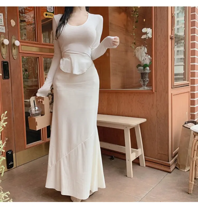Women's Low Cut Long Sleeve T-Shirt Cream Big Curved Hem — feature 10