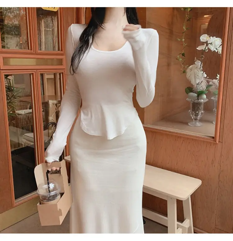 Women's Low Cut Long Sleeve T-Shirt Cream Big Curved Hem — feature 7