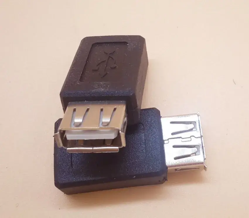 8600 USB Cable Black White Half Pack - Image 2