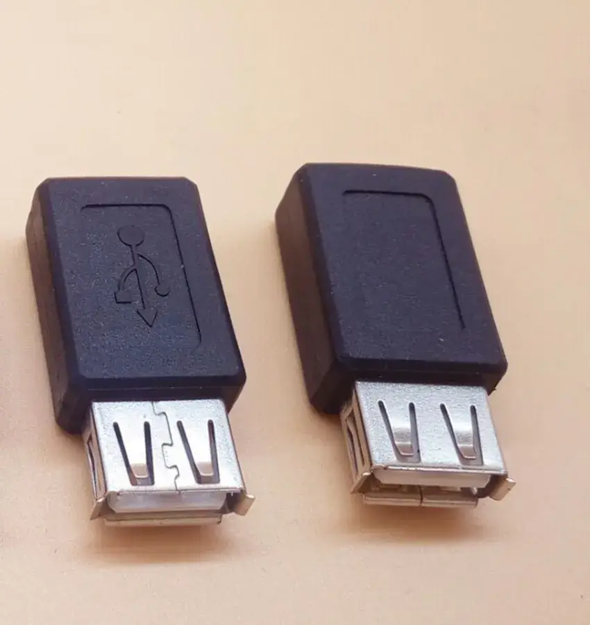 8600 USB Cable Black White Half Pack - Image 3