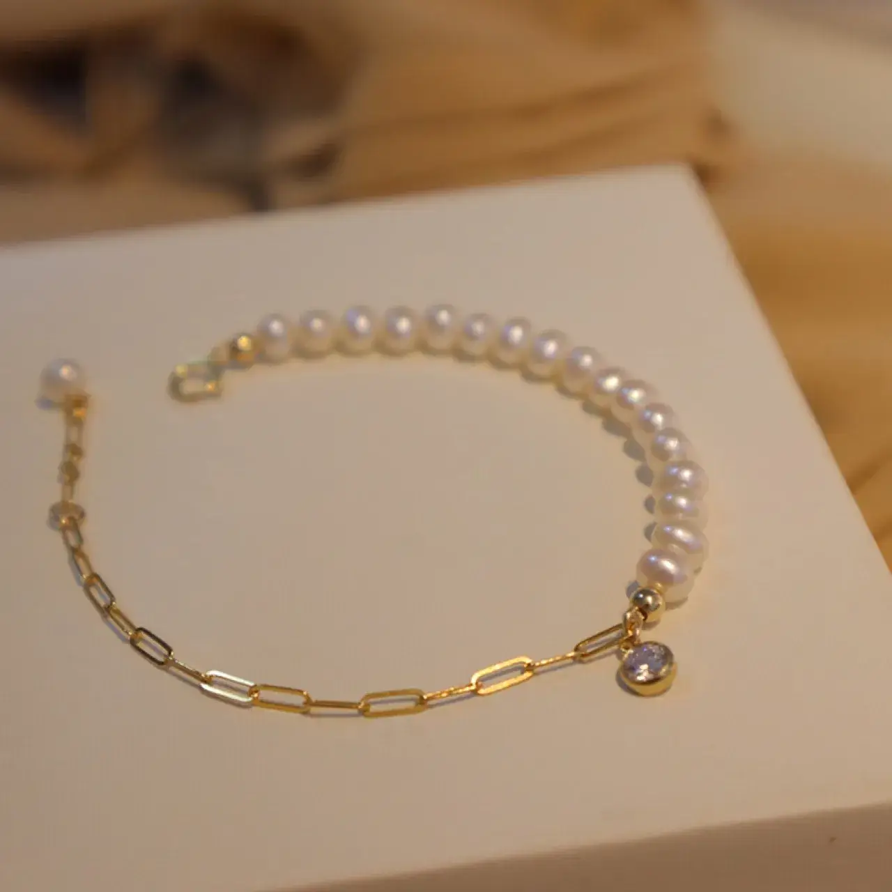 Women's Trendy Pearl & Diamond Bracelet Gold 14K - Image 5